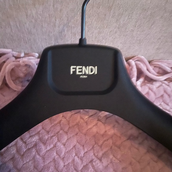 ❤️ NEW FENDI Large Hanger black with logo - Picture 3 of 6